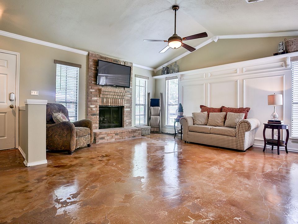 1st image of 13923 Laurel Hollow Dr