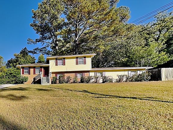 2nd image of 8238 Redwood Dr