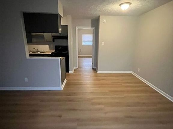 3rd image of 2021 Cambridge Dr #43