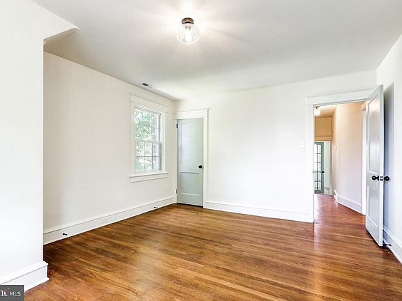 5th image of 225 Lynbrooke Rd