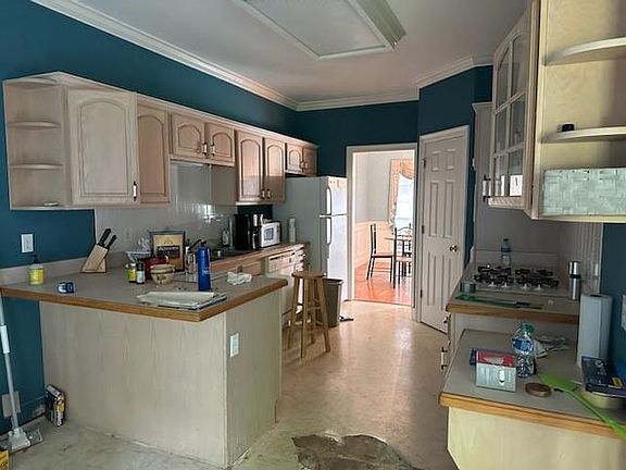 4th image of 323 Westwood Dr