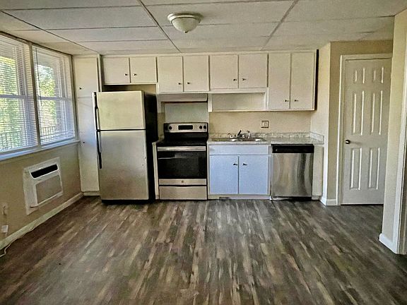 3rd image of 312 E J St APT 7