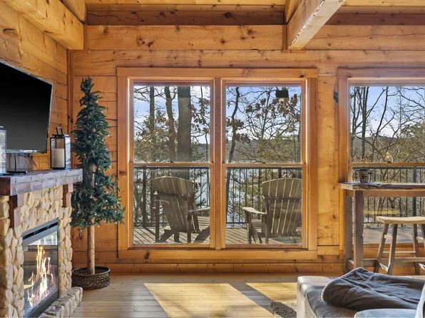 312 Crystal Beach Circle, Shell Knob, MO 65747