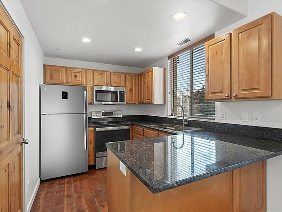 5th image of 1600 W Pinebrook Blvd #E4
