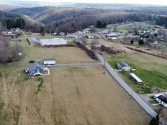 4th image of 198 Pine Grove Rd