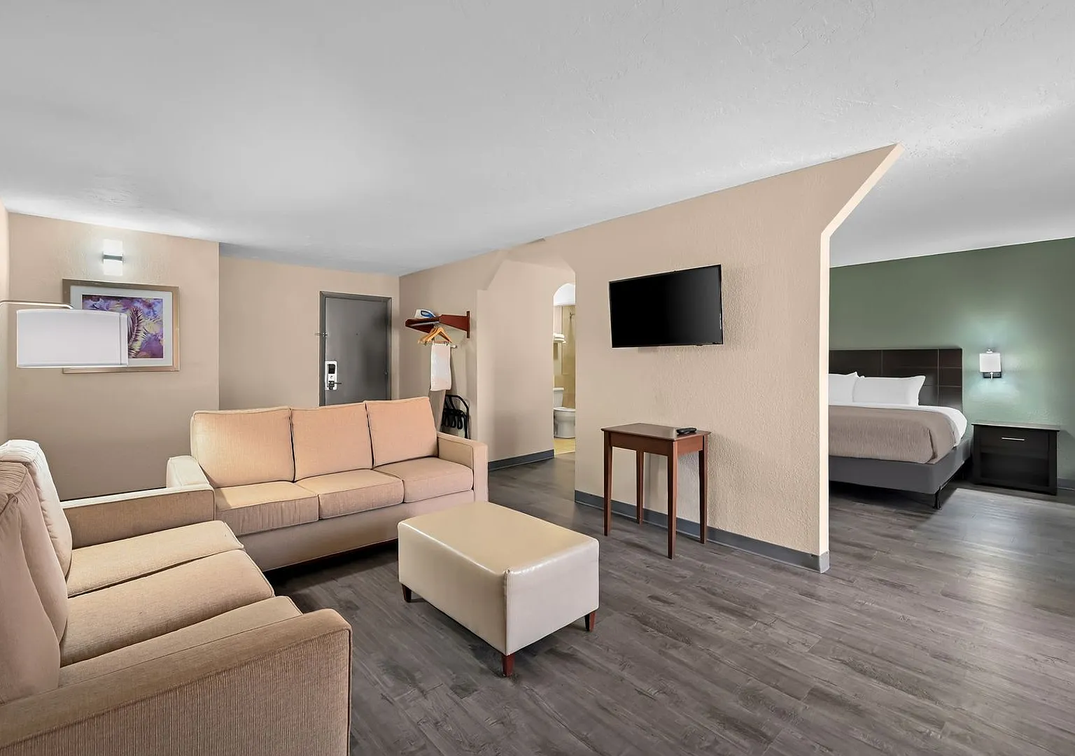 Quality Inn Fort Myers Extended Stay Hotel — Photo 3