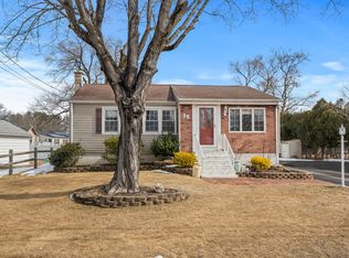19 Wildwood Dr, East Haven, CT 06512