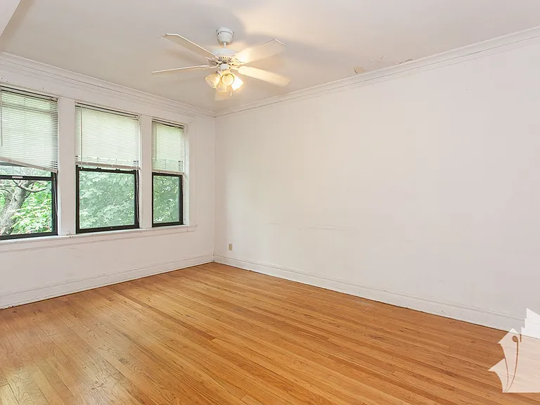 1941 W Winnemac Ave — Photo 5