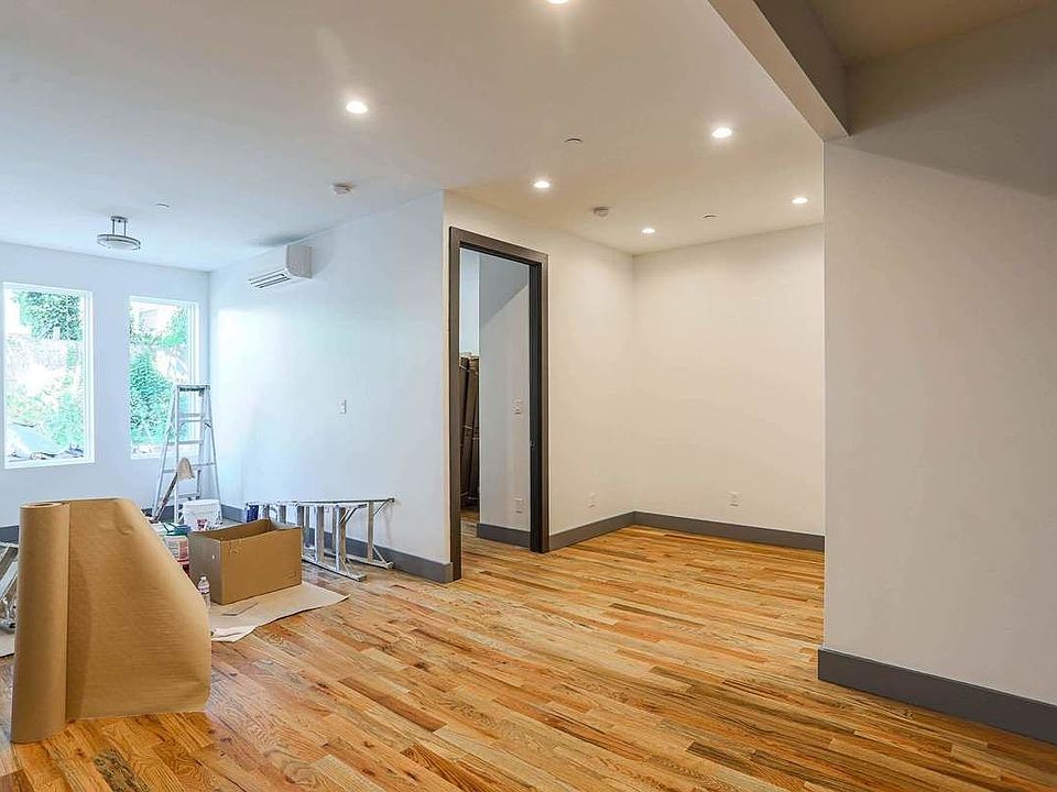 2nd image of 1250 New York Ave #B1