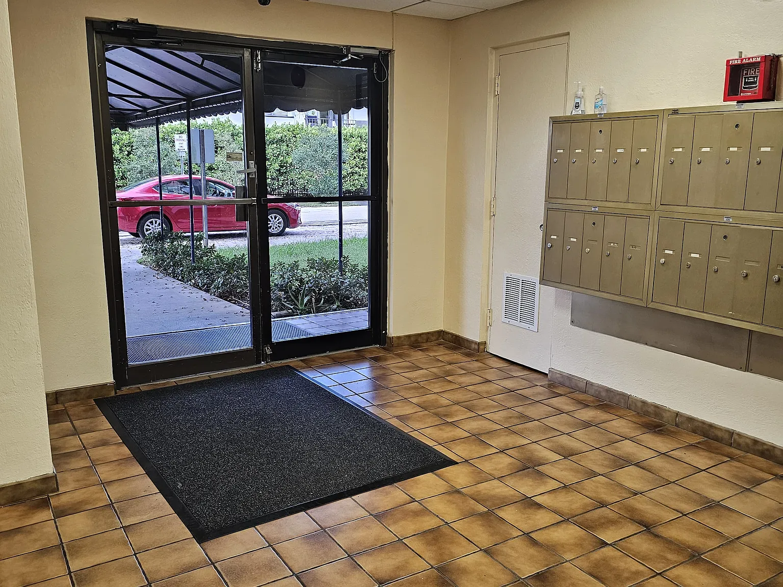 1 bed, 653 sqft, $1,695 — Photo 3