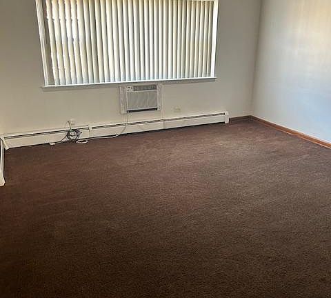 3rd image of 8233 S King Dr #3E