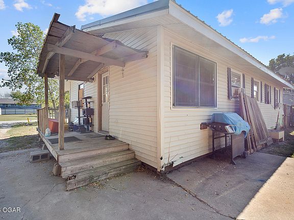 5th image of 10508 N Main St