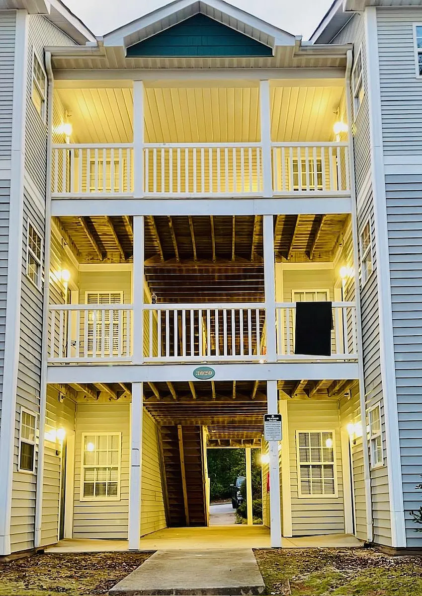 Building Photo - 2011 Wolfmill Dr #104