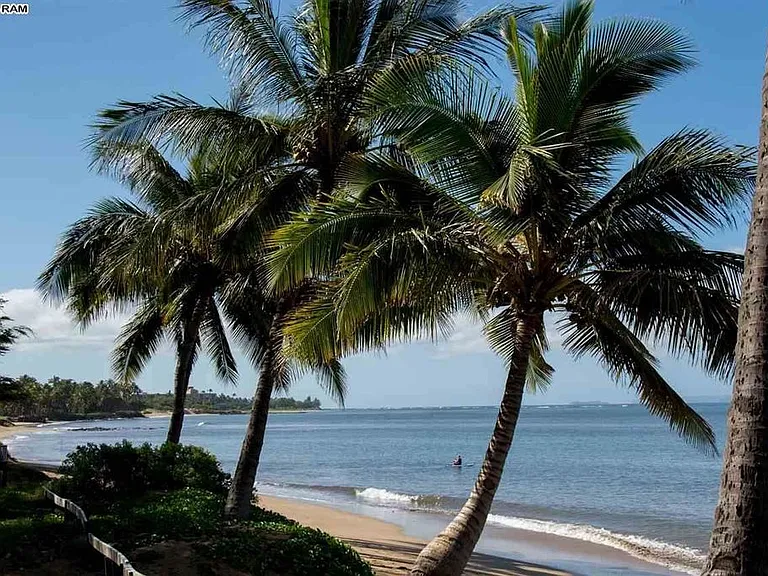 Beach in front of Kai Makani (south view)