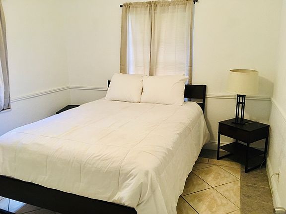 2nd image of 913 NE 18th Ave #1148