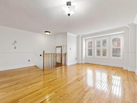 5th image of 38 Port Union Rd