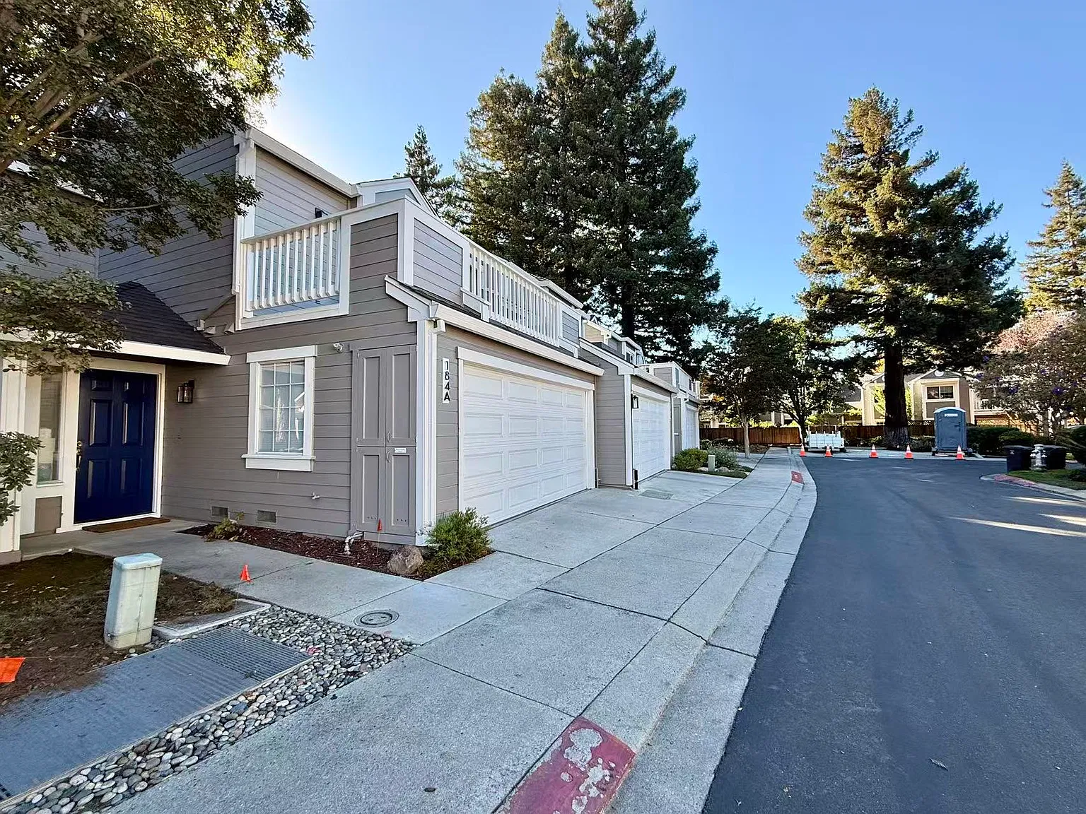 2 bed, 2.5 bath, 1328 sqft, $4,600 — Photo 2