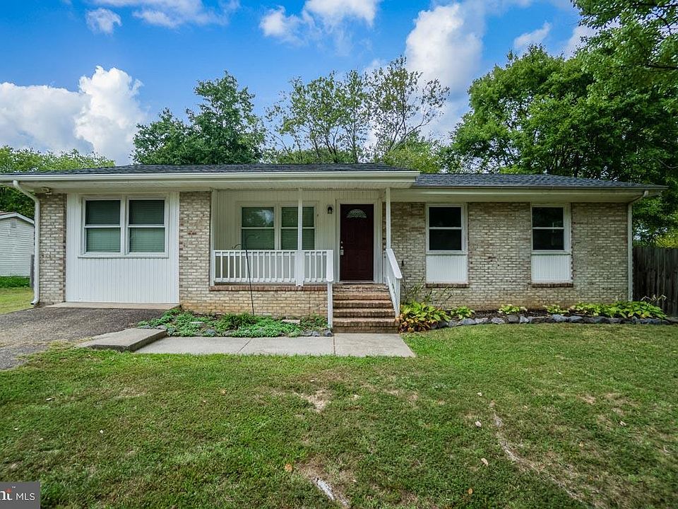 1st image of 848 Salem Dr