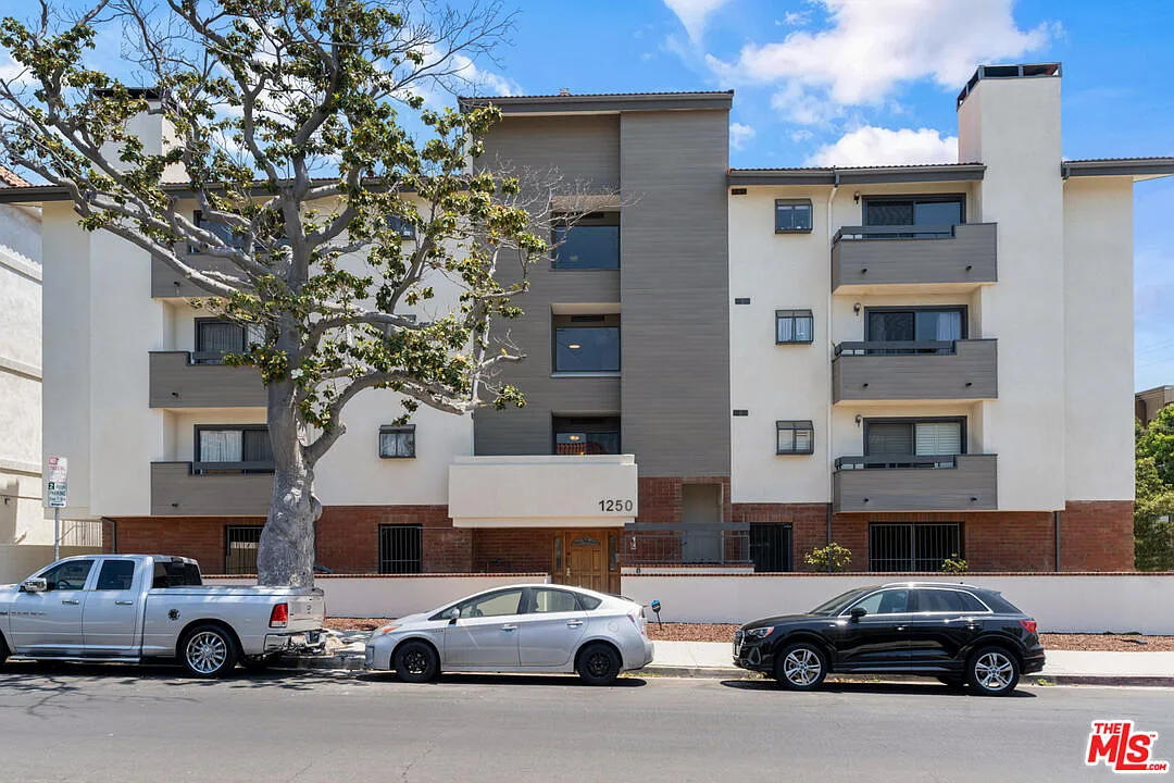 2 bed, 2.0 bath, 1489 sqft, $4,500 — Photo 1