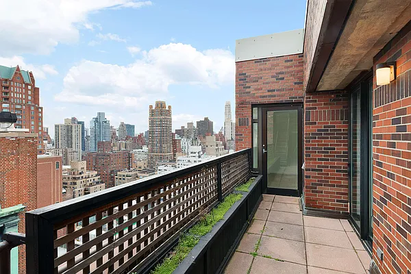 Rented by Compass | media 11