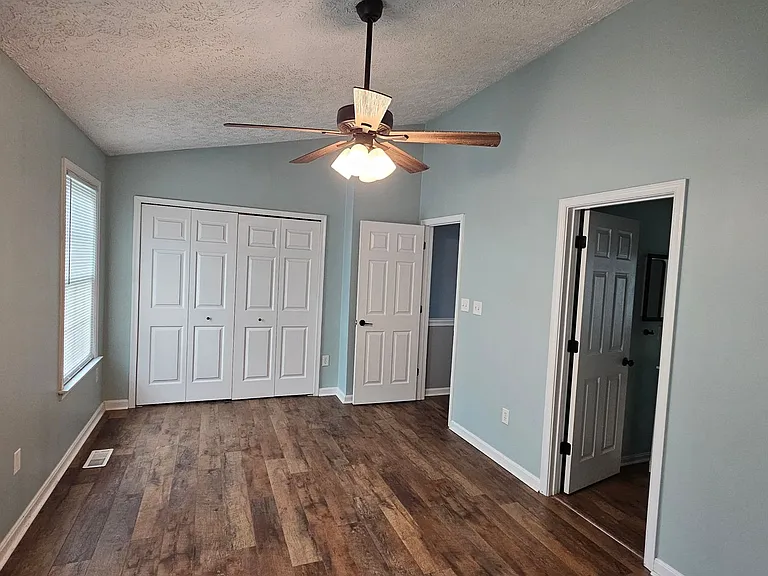 20140 Daniels Cir — Photo 14