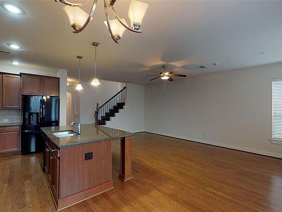 3rd image of 901 Brook Forest Ln