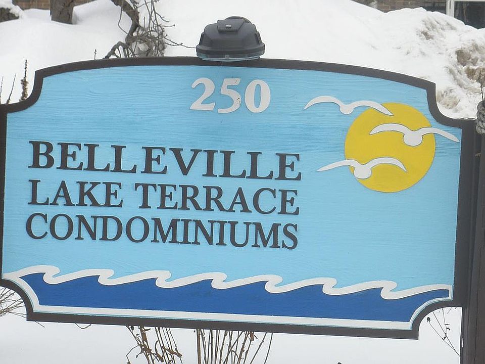 Welcome to Lake Terrace Condo's