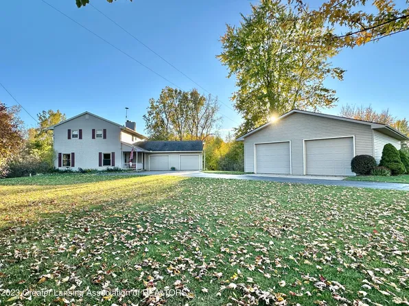 7461 W Chadwick Rd, Dewitt, MI 48820