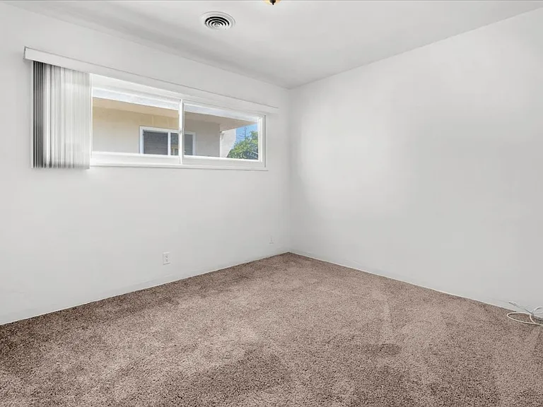 8020 Cowan Ave — Photo 11