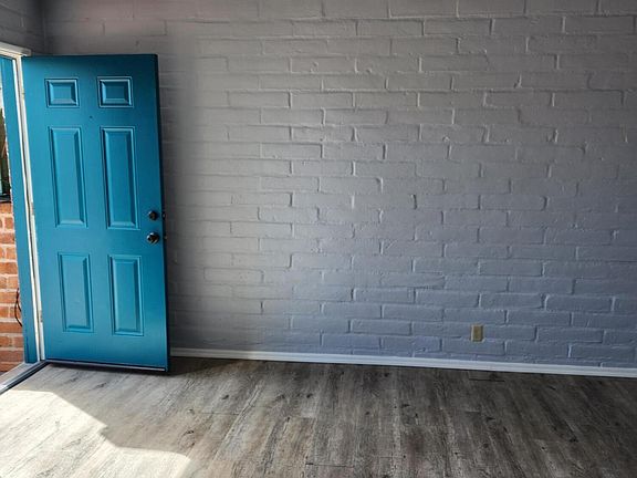 3rd image of 1607 N Camilla Blvd