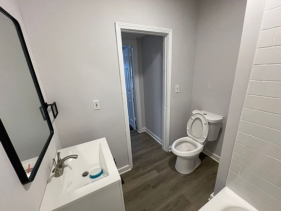 3rd image of 717 Monroe Ave