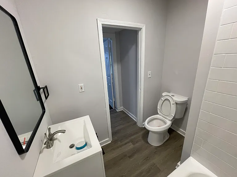 717 Monroe Ave — Photo 3