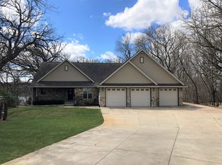 25129 113th St, Trevor, WI 53179