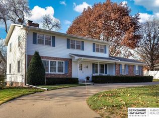 2218 S 90th St, Omaha, NE 68124