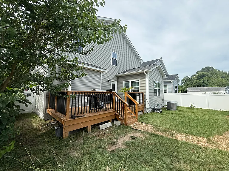 445 Rogers Ave — Photo 36