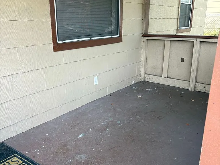 1847 Auburn St S — Photo 15