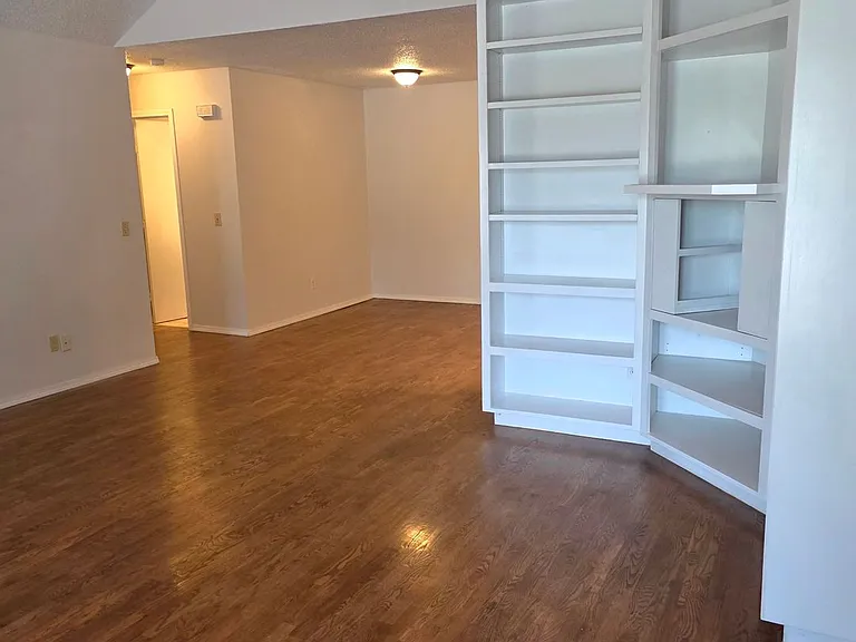 1803 N Plaza Dr — Photo 3