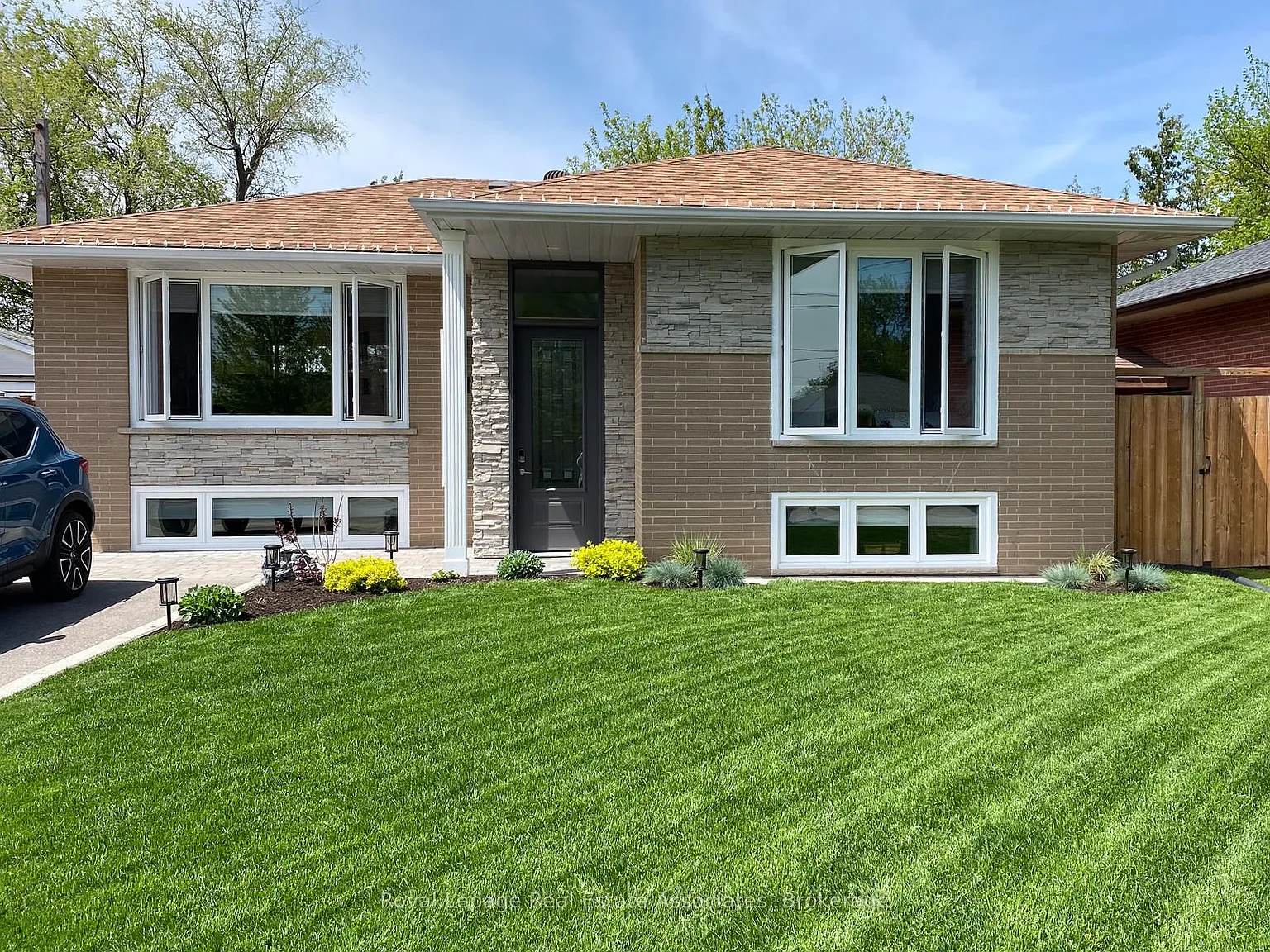 24 Stevens Cres photo 1