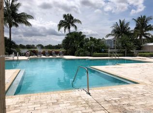 10781 NW 76th Ln, Doral, FL 33178