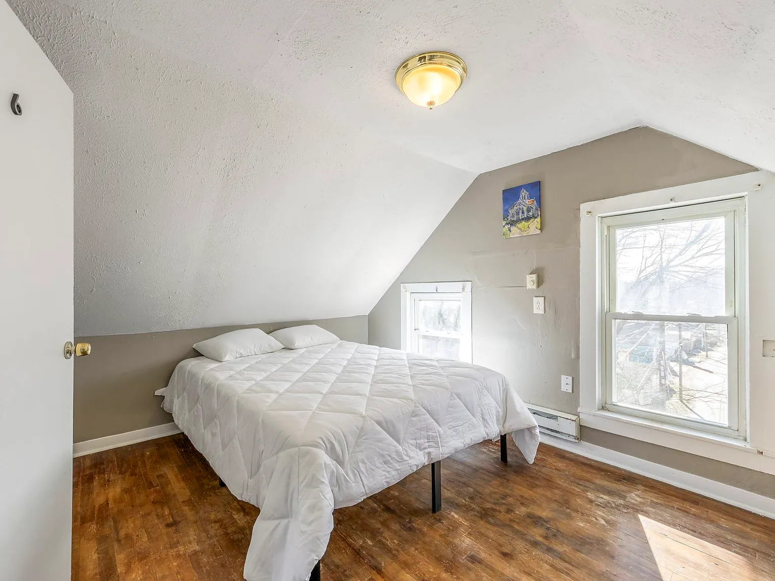 4 bed, 2.0 bath, 1662 sqft, $637 — Photo 1