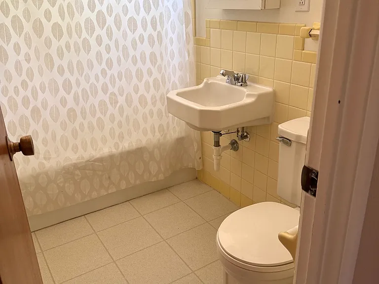 1769 Burbank Rd #3 — Photo 9