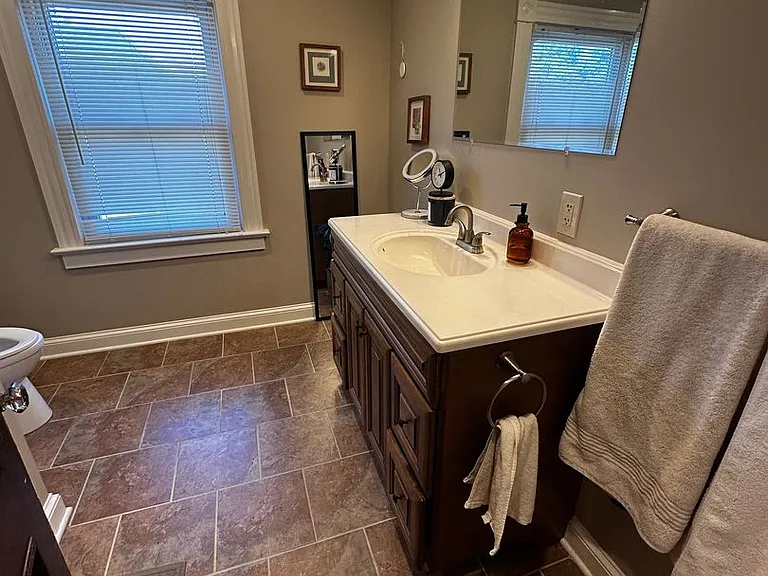 27 Vick Park #A — Photo 15