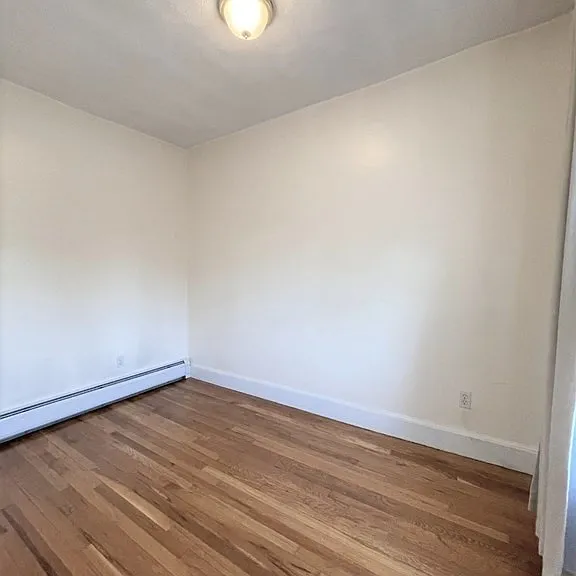 3 Cedar Sq #3 — Photo 4