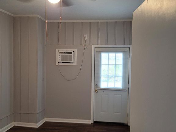 2nd image of 628 Shasta St APT B