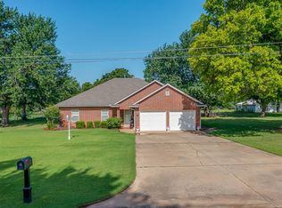 217 S Roselawn Ave, Midwest City, OK 73130