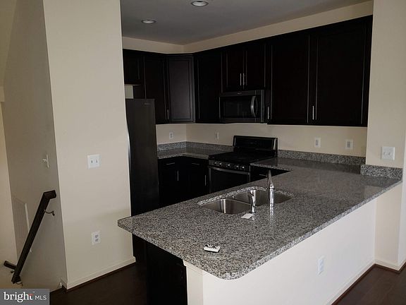 4th image of 12715 Lotte Dr Unit 40