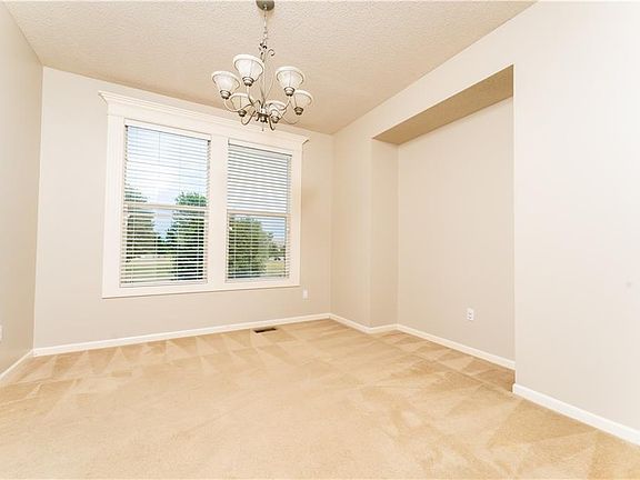 4th image of 13709 Parkhill St