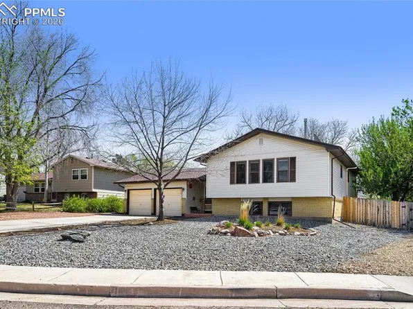 7452 Colonial Dr, Fountain, CO 80817