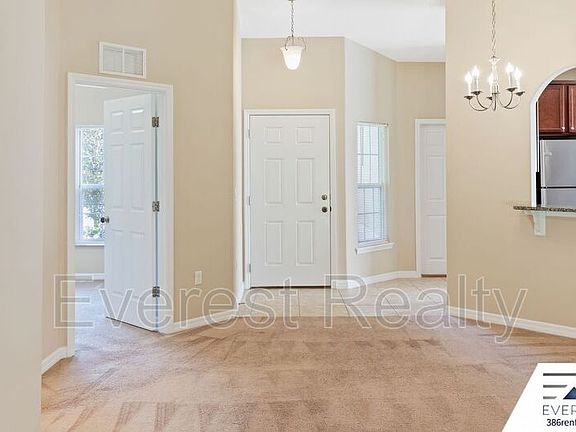 5th image of 18 Birchwood Dr