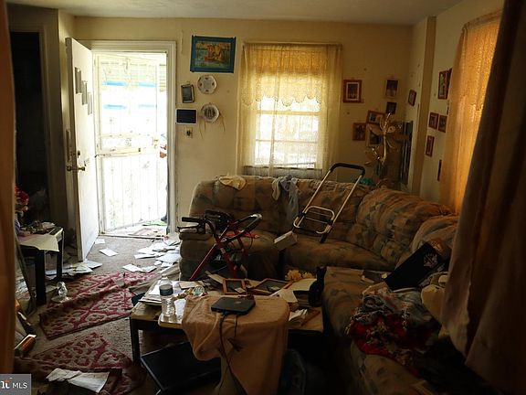 5th image of 225 55th St NE